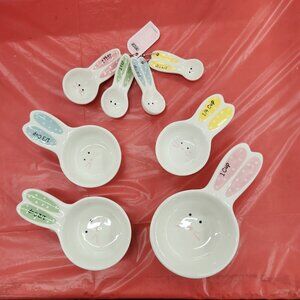 8 Piece Bunny Measuring Spoon and Cup Set - NWT